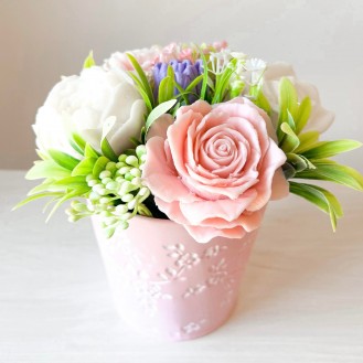 IN STOCK, Bucket with 5 soap flowers, mix 5