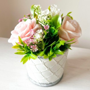 IN STOCK, Bucket with 3 soap flowers, mix 3