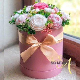 Round box, 17 soap flowers